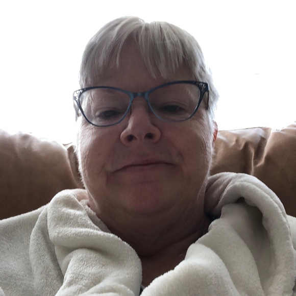 Meet your Posher, Erika - Picture 1 of 1